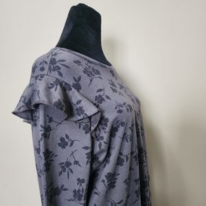 TORRID Classic Fit Women's Size L Grey Black Floral Blouse Ruffle Sleeves